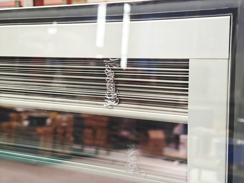 Built-in blinds inside thermal break aluminum window system