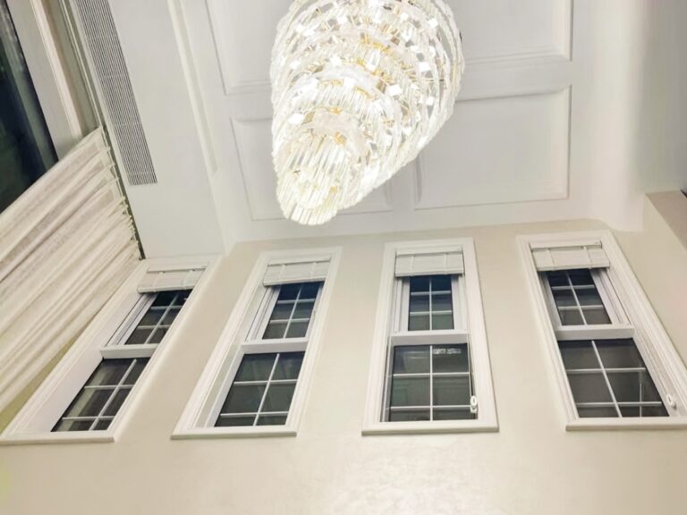 living space with built-in blinds window system